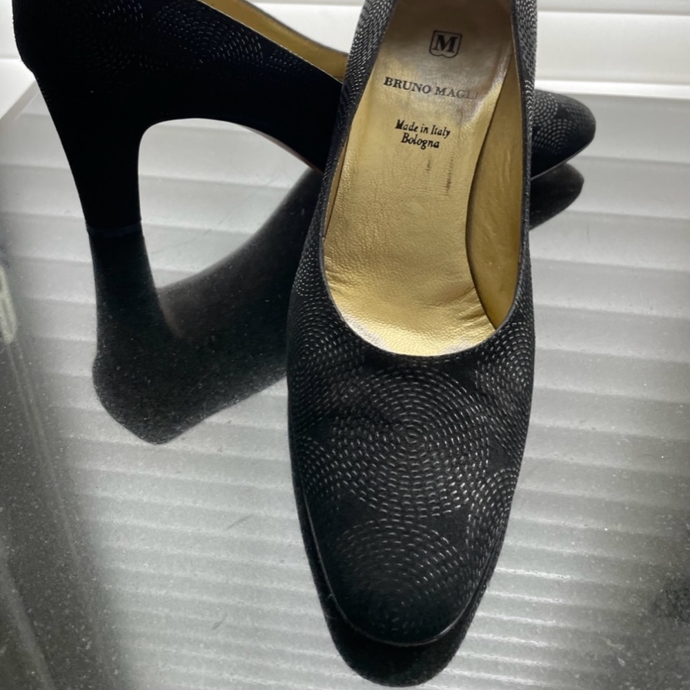 Bruno Magli Vtg Textured Black Pump Size 7.5